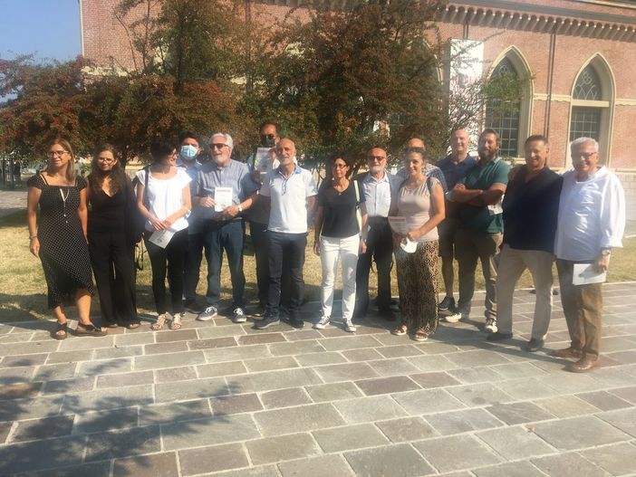 Candidati di "Progetto in Comune" al parco del Tessile con Maggioni