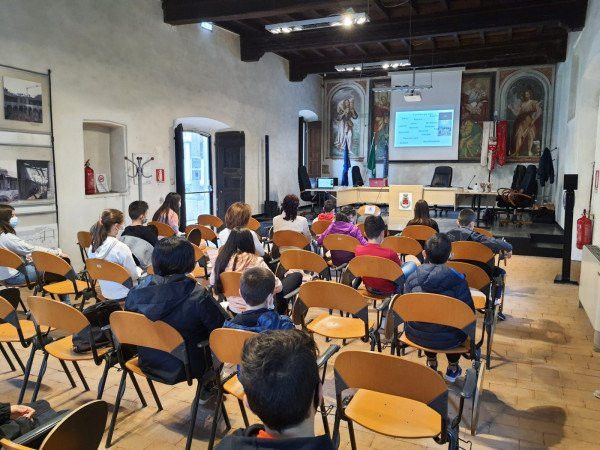 Prove di felicità con i ragazzi di Lonate Pozzolo Prove di felicità con i ragazzi di Lonate Pozzolo