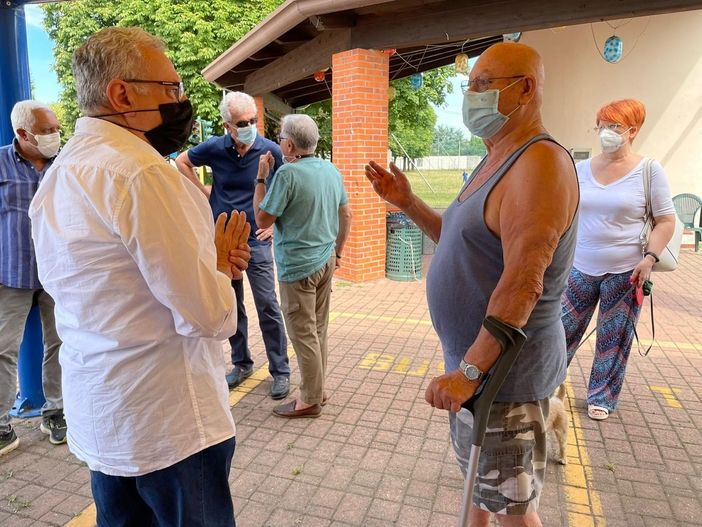 Maggioni in tour a Borsano: «C'è bisogno di una svolta, brava l'associazione Folklore e Sport» Maggioni in tour a Borsano: «C'è bisogno di una svolta, brava l'associazione Folklore e Sport»