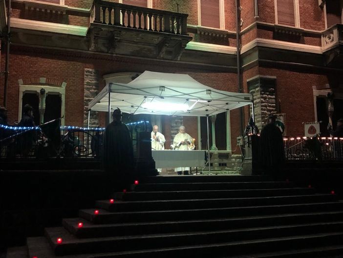 A Busto il parco di Villa Tosi torna a popolarsi con la tradizionale messa degli alpini A Busto il parco di Villa Tosi torna a popolarsi con la tradizionale messa degli alpini