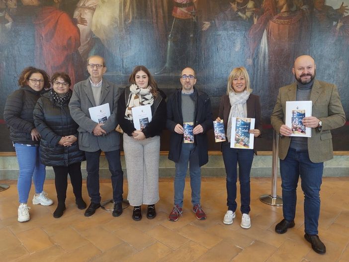 Natale “pop” a Castellanza con videomapping, concerti e il grande albero addobbato dai bambini