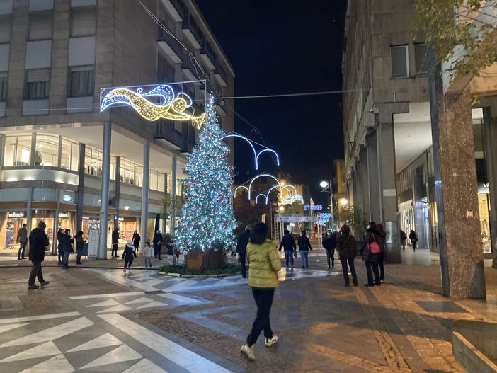 Caro bollette, a Busto luminarie ridotte rispetto al passato