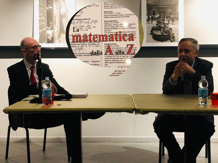 La presentazione del libro del professor Nicosia a Busto La presentazione del libro del professor Nicosia a Busto