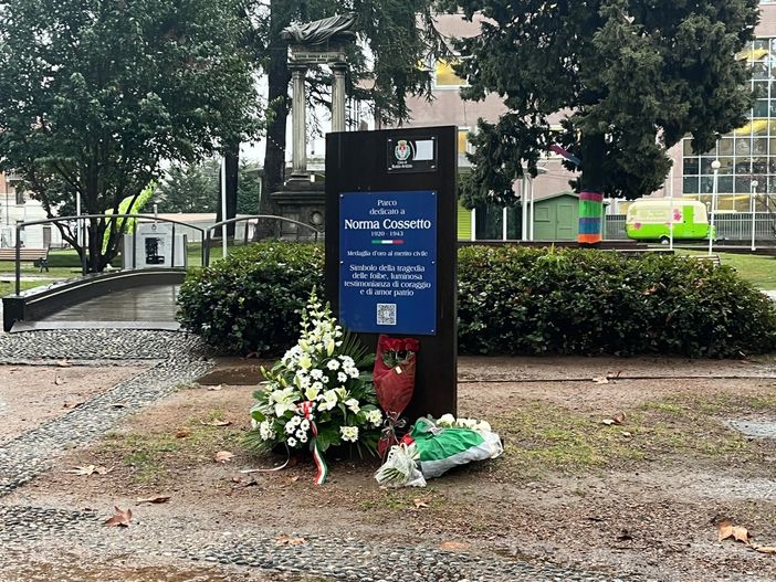 L'omaggio alla lapide pochi giorni fa