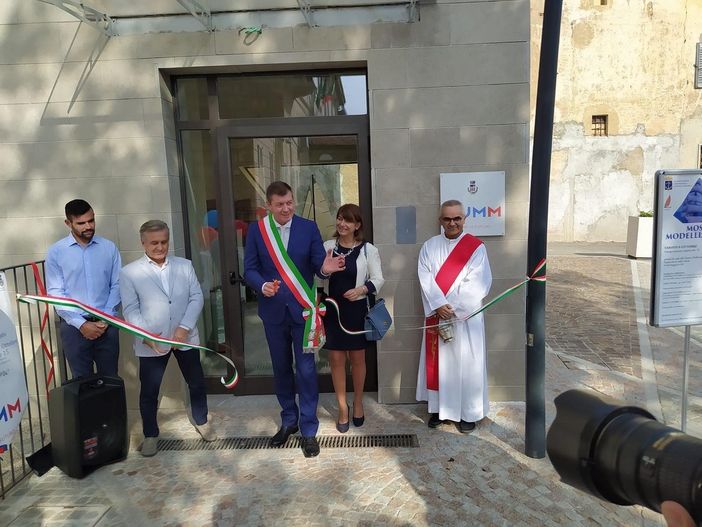 Taglio del nastro per il Numm di Gorla Maggiore