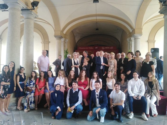 Giornata del Medico a Villa Cagnola, l'Ordine di Varese premia i camici bianchi con 50 anni di laurea