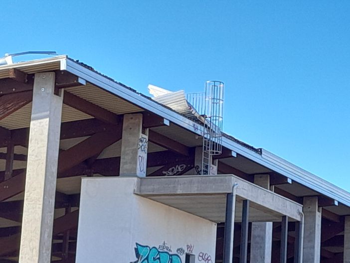 Il Codacons diffida gli amministratori di Busto. «Palaghiaccio abbandonato, situazione pericolosa»