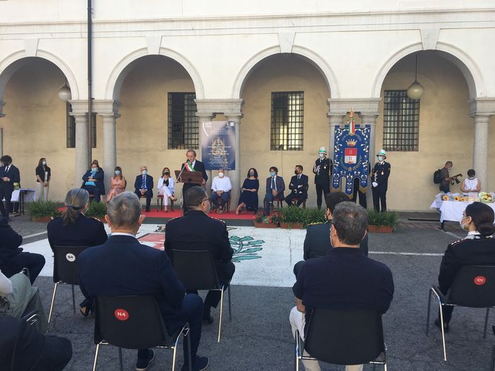 La cerimonia in municipio a Busto. Sotto la presidente Sangalli
