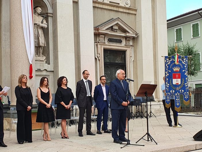 Solidarietà, sport, economia e cultura: Busto torna a celebrare insieme i suoi grazie. «Monsignor Pagani benemerito perché si è preso cura di noi» Solidarietà, sport, economia e cultura: Busto torna a celebrare insieme i suoi grazie. «Monsignor Pagani benemerito perché si è preso cura di noi»