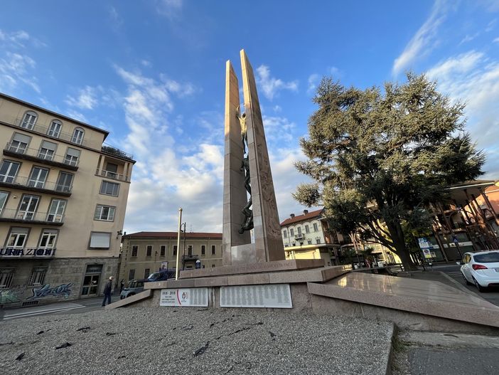 Provaci ancora, piazza Trento Trieste. Così ci si ferma per guardare indietro e fare il futuro Provaci ancora, piazza Trento Trieste. Così ci si ferma per guardare indietro e fare il futuro