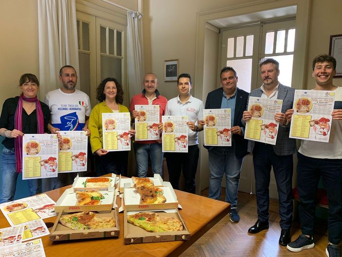 La pizza è una festa. E la &quot;Busto&quot; torna a farsi gustare