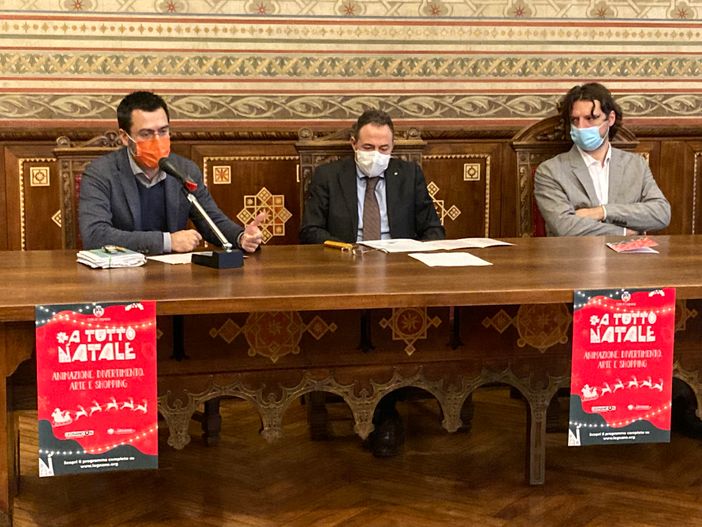 Mascherine all'aperto per un Natale sicuro? Il sindaco di Legnano: «Al lavoro sull'ordinanza»