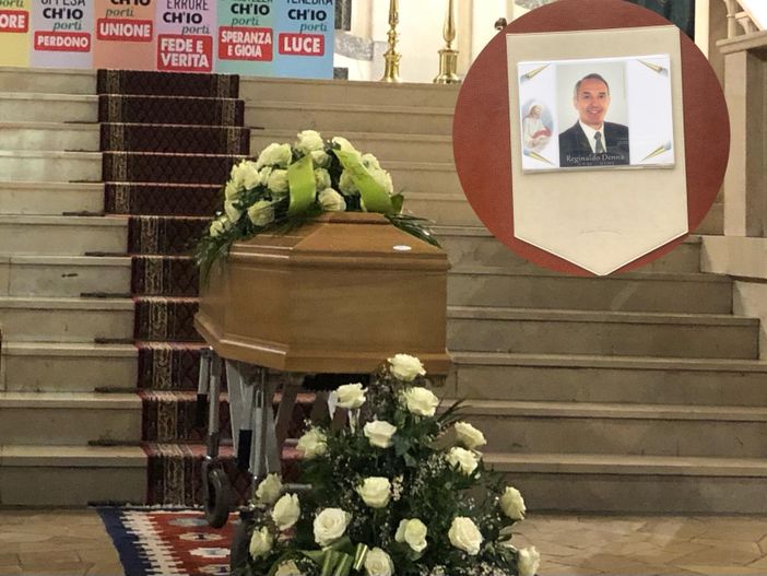 VIDEO. «Ciao nonno Regi, non dimenticheremo mai il tuo sorriso e l’amore con cui seguivi i tuoi clienti»