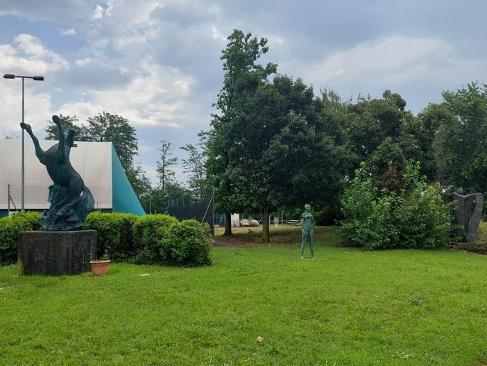 L'ex Centro San Carlo - oggi Meraki - di Marnate L'ex Centro San Carlo - oggi Meraki - di Marnate
