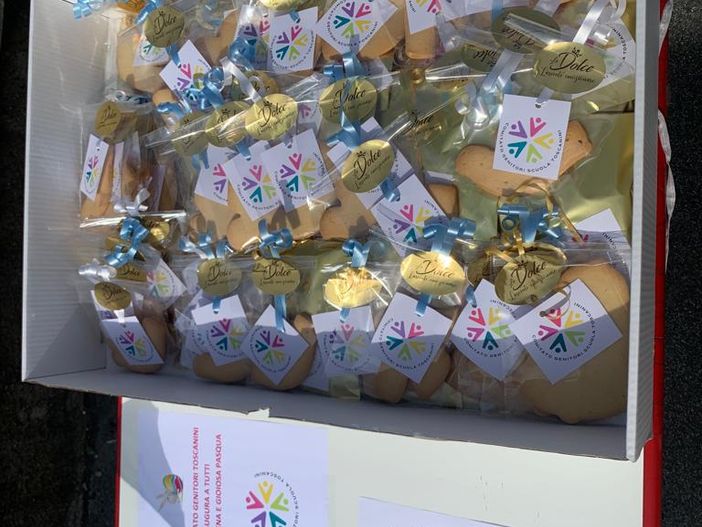 Biscotti per festeggiare la Pasqua. Iniziativa del comitato dei genitori della scuola Toscanini Biscotti per festeggiare la Pasqua. Iniziativa del comitato dei genitori della scuola Toscanini