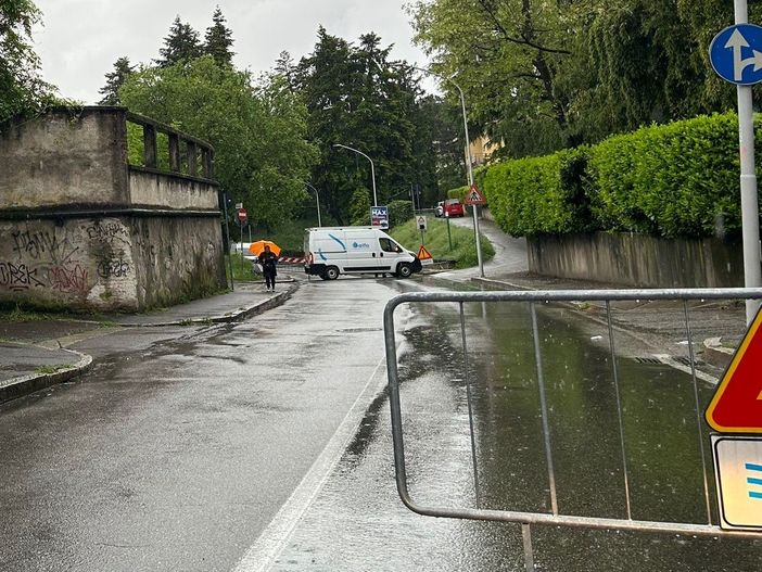 FOTO. Bloccato il sottopasso della stazione a Busto
