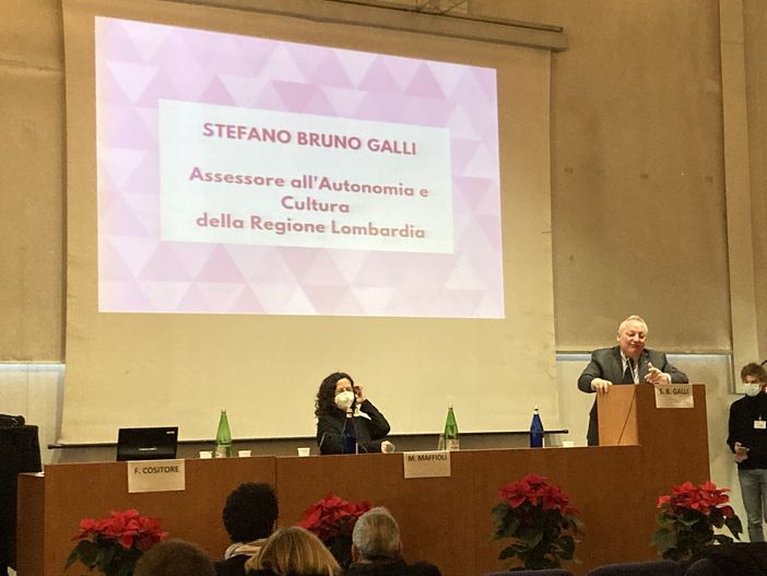 Dai libri alla tradizione: «Con coraggio anche grazie a loro abbiamo affrontato la pandemia a Busto»