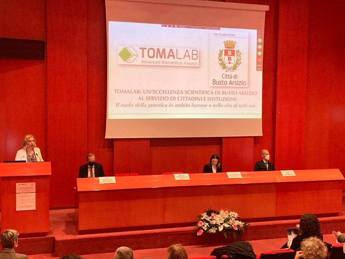 Il direttore scientifico di TOMAlab Francesca Romana Grati introduce il convegno