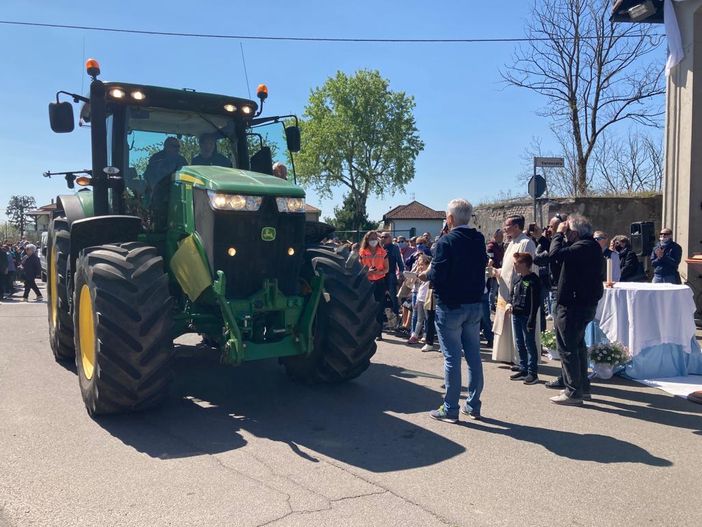 Prima la festa, poi di corsa: la Madonna in Veroncora che riunisce Busto. E i trattori danno il via