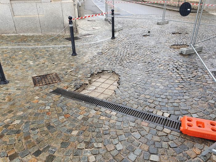 Piazza Vittorio Emanuele: qualche inversione, poca pioggia e tanta speranza che sia la volta buona