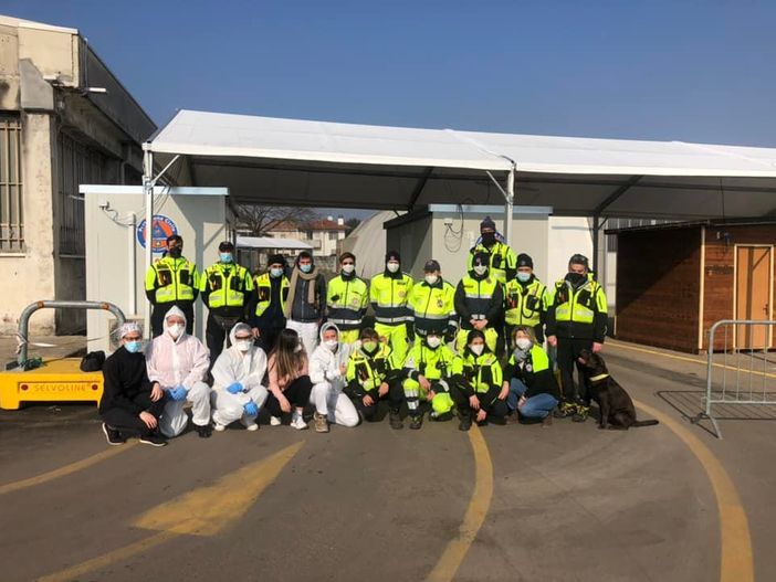 «Tutti uniti per i cittadini e i bimbi a Gorla Maggiore. Grazie ai volontari nel centro tamponi» «Tutti uniti per i cittadini e i bimbi a Gorla Maggiore. Grazie ai volontari nel centro tamponi»