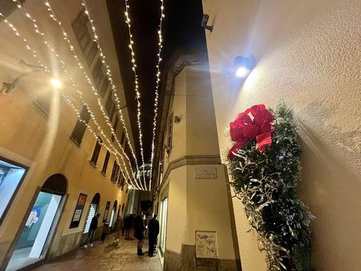 Via Sant'Antonio in versione natalizia Via Sant'Antonio in versione natalizia