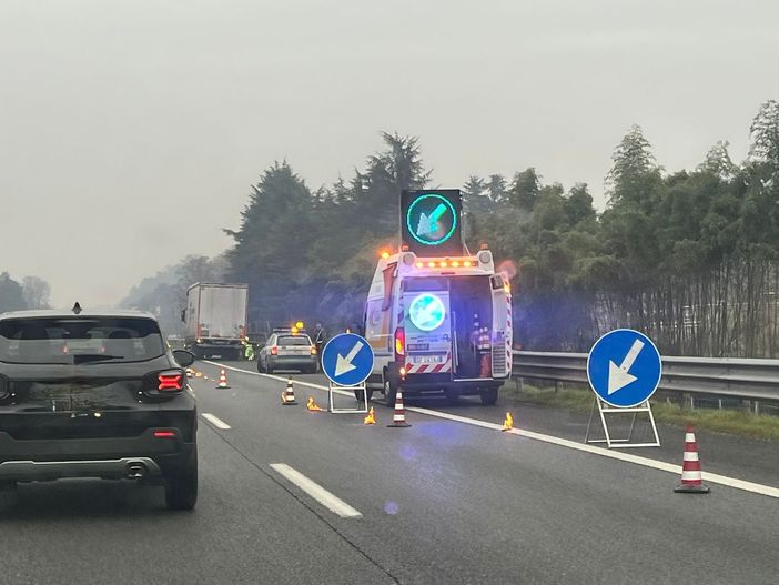 Dispersione di materiale in Autolaghi: code tra Cavaria e Castronno