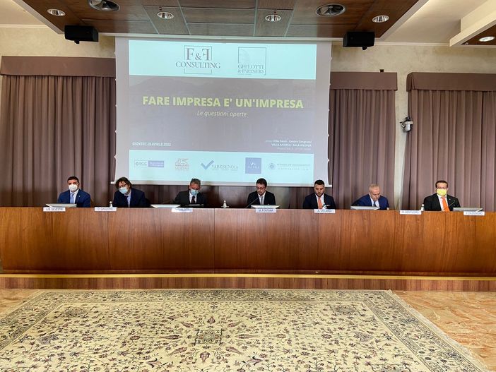 Le immagini del convegno "Fare impresa è un'impresa" alle Ville Ponti Le immagini del convegno "Fare impresa è un'impresa" alle Ville Ponti