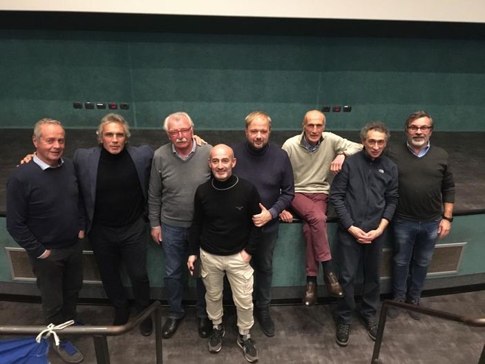 I protagonisti della serata a partire da (primi da sinistra) Beppe Dossena e Luca Pellegrini