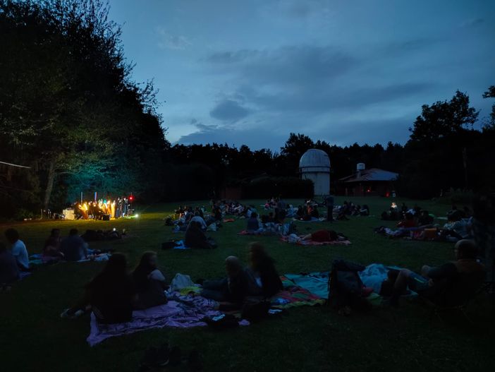 Stelle cadenti, picnic e musica al Parco Pineta Stelle cadenti, picnic e musica al Parco Pineta