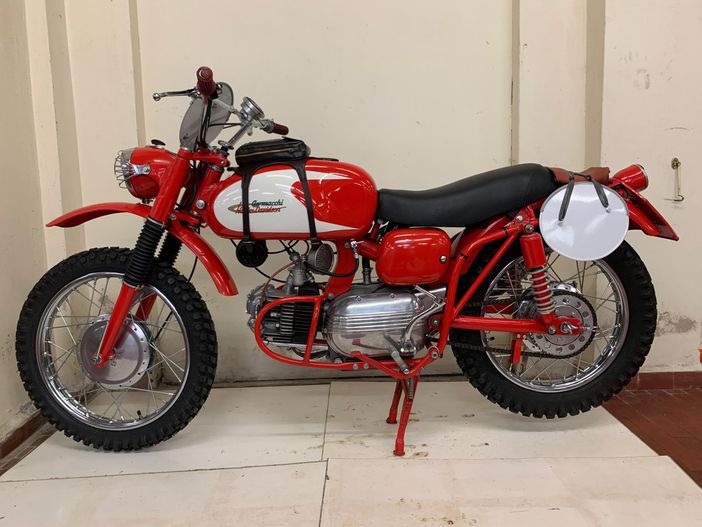 Il Raduno Aermacchi festeggia le imprese di Sergio Crugnola Il Raduno Aermacchi festeggia le imprese di Sergio Crugnola