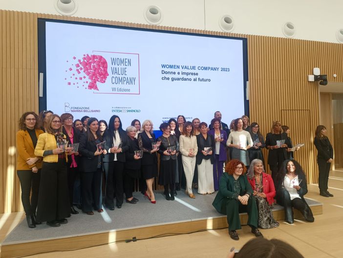 Fondazione Bellisario e Intesa Sanpaolo premiano donne e imprese che guardano al futuro: ci sono anche quattro aziende della provincia di Varese