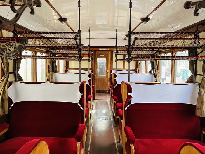 Treno storico Trenord: domenica 15 un viaggio anni Venti verso il lago Maggiore sulle note di Puccini
