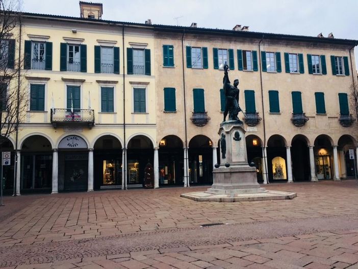 Varese scende in piazza a fianco delle donne iraniane Varese scende in piazza a fianco delle donne iraniane