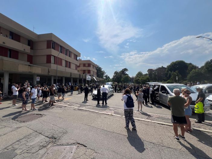 Piazzale Spozio a San Fermo, teatro dell'ultimo saluto a Mattia Vitali