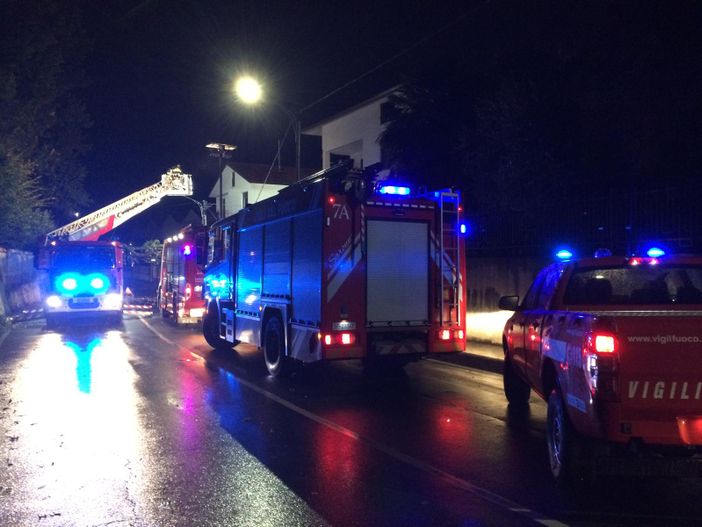 I vigili del fuoco a Locate Varesino