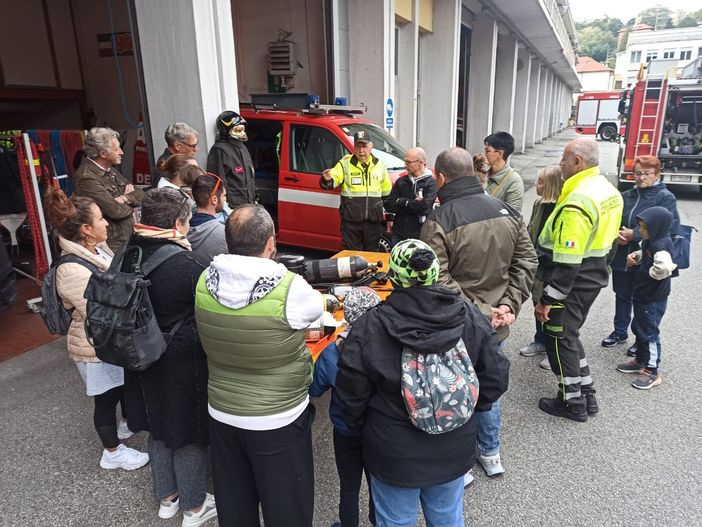 FOTO. Oltre mille visitatori al Comando provinciale dei vigili del fuoco di Varese FOTO. Oltre mille visitatori al Comando provinciale dei vigili del fuoco di Varese