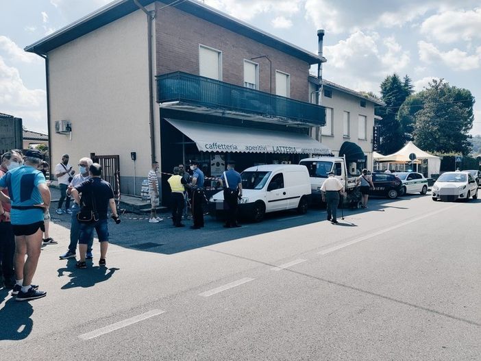 I carabinieri sul luogo della sparatoria