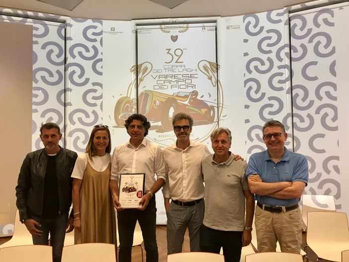 VIDEO - Ottanta auto storiche per la classica di inizio estate. Tutto pronto per la Varese-Campo dei Fiori