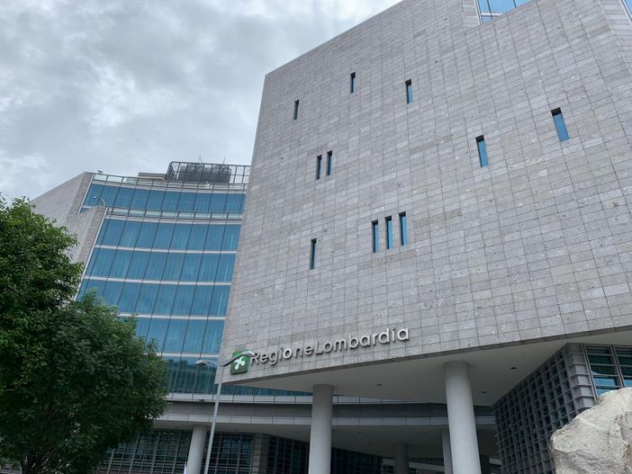 Lombardia sempre più arancione tra mille tensioni. Forse in giallo dal 7 febbraio