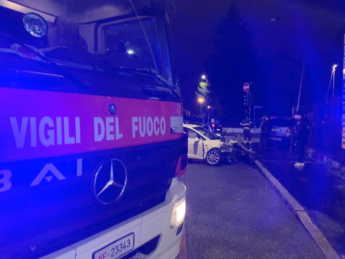Incidente sul raccordo, chiuso l'ingresso in autostrada da via Magenta per consentire i soccorsi Incidente sul raccordo, chiuso l'ingresso in autostrada da via Magenta per consentire i soccorsi
