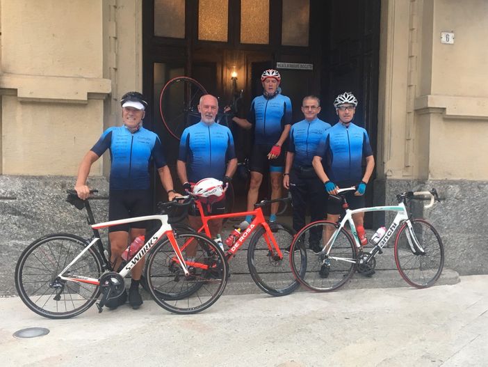 Pronti a partire davanti al municipio di Legnano