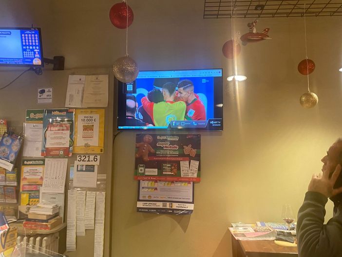 VIDEO. L'urlo del Marocco arriva fino a Varese: prima volta ai quarti mondiali battendo la Spagna ai rigori. Festa anche in provincia VIDEO. L'urlo del Marocco arriva fino a Varese: prima volta ai quarti mondiali battendo la Spagna ai rigori. Festa anche in provincia