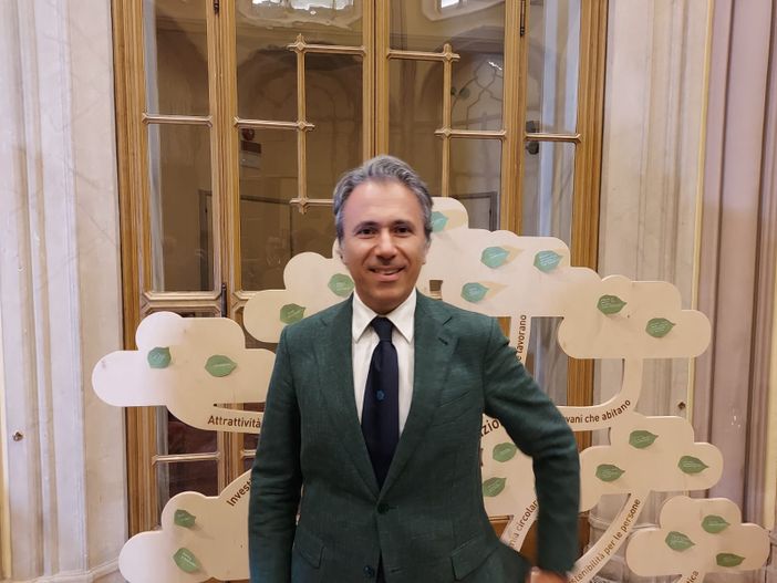 Frontalieri e novità sul mercato del lavoro lungo il confine Frontalieri e novità sul mercato del lavoro lungo il confine