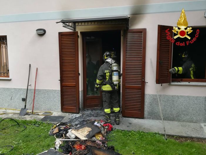 Appartamento in fiamme, a Orino arrivano i vigili del fuoco