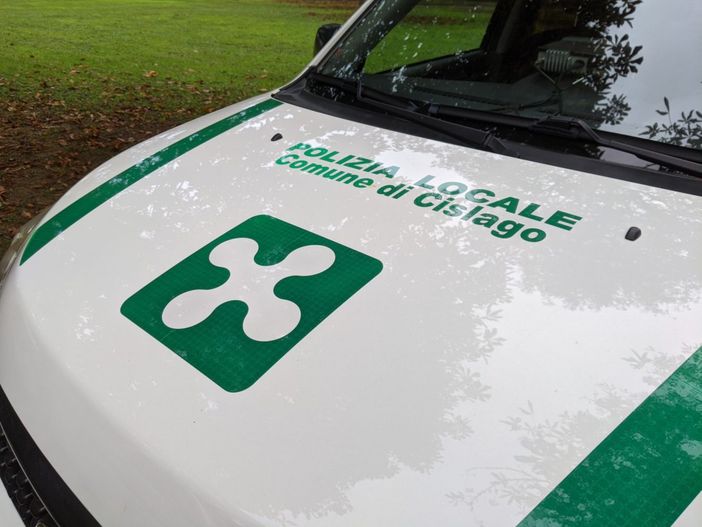 Senza assicurazione, i vigili gli sequestrano l’auto e lo ritrovano al volante dopo pochi minuti: «Mi servano le sigarette» Senza assicurazione, i vigili gli sequestrano l’auto e lo ritrovano al volante dopo pochi minuti: «Mi servano le sigarette»