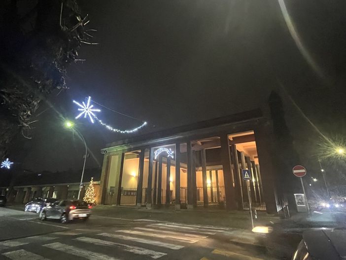 A Sant'Edoardo i negozianti come una grande famiglia: «Illuminiamo il rione insieme»