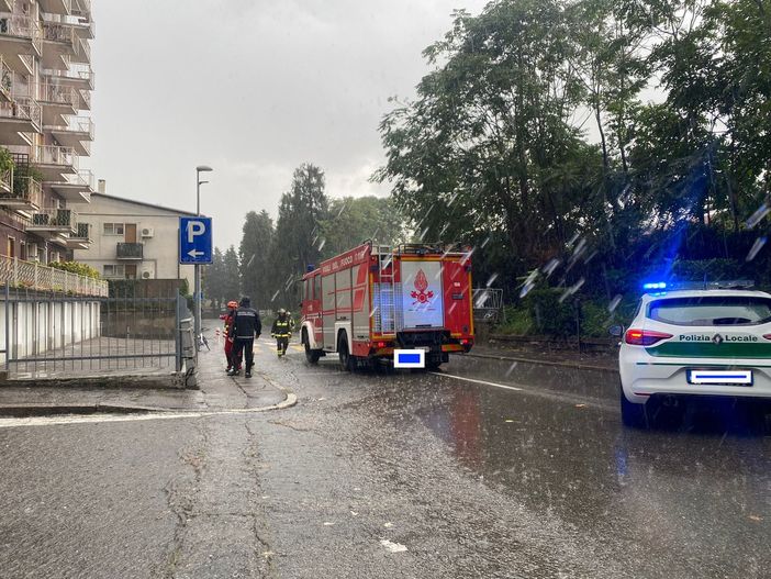 Ponte della stazione a Busto, soccorsi automobilisti