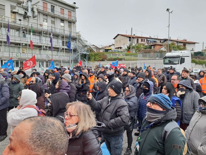 Una manifestazione dei mesi scorsi alla Beko di Cassinetta Una manifestazione dei mesi scorsi alla Beko di Cassinetta