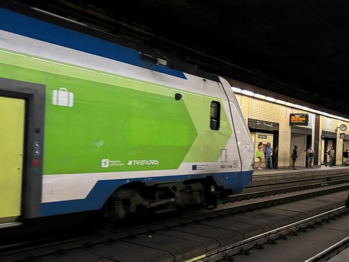 Un treno alla stazione di Busto Nord Un treno alla stazione di Busto Nord